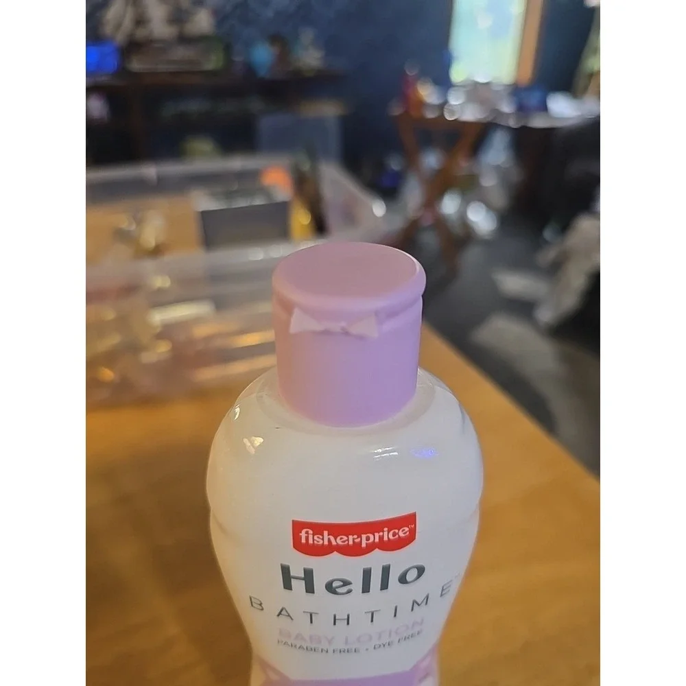 New 10 fl oz Fisher-Price Hello Bathtime Baby Lotion Paraben Free Dye Free